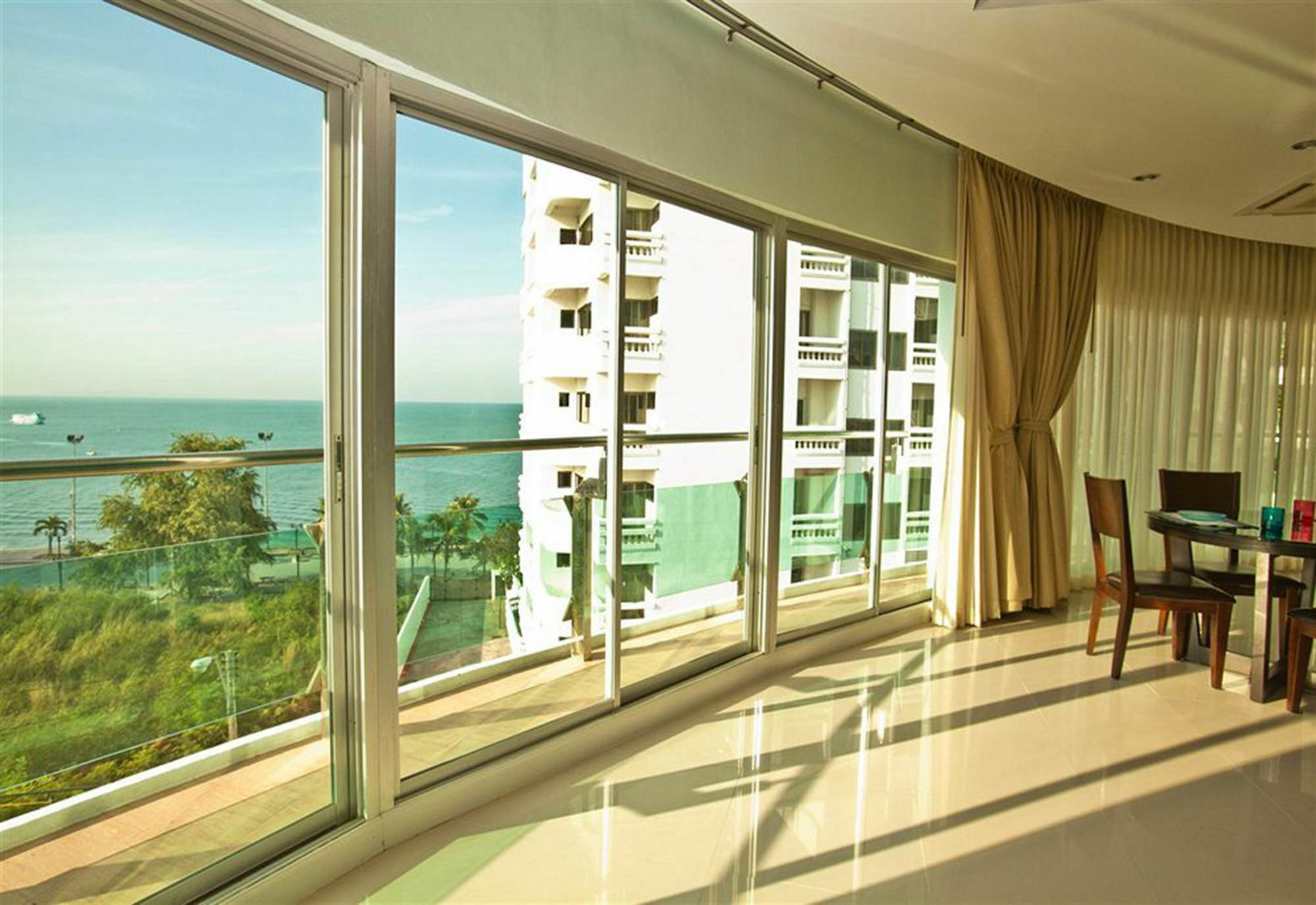 Royal Beach View Pattaya Exterior foto